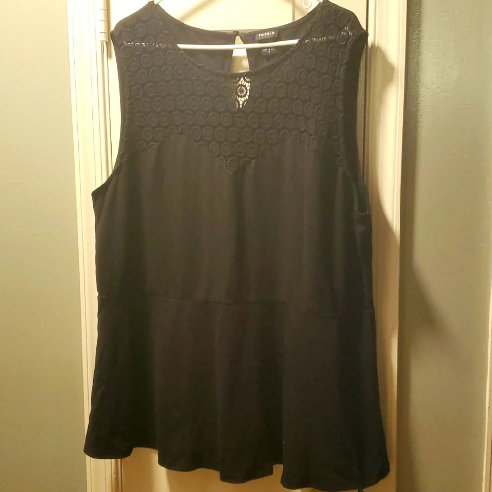 Torrid pepulem tank top in good condition size 26 - Picture 1 of 5